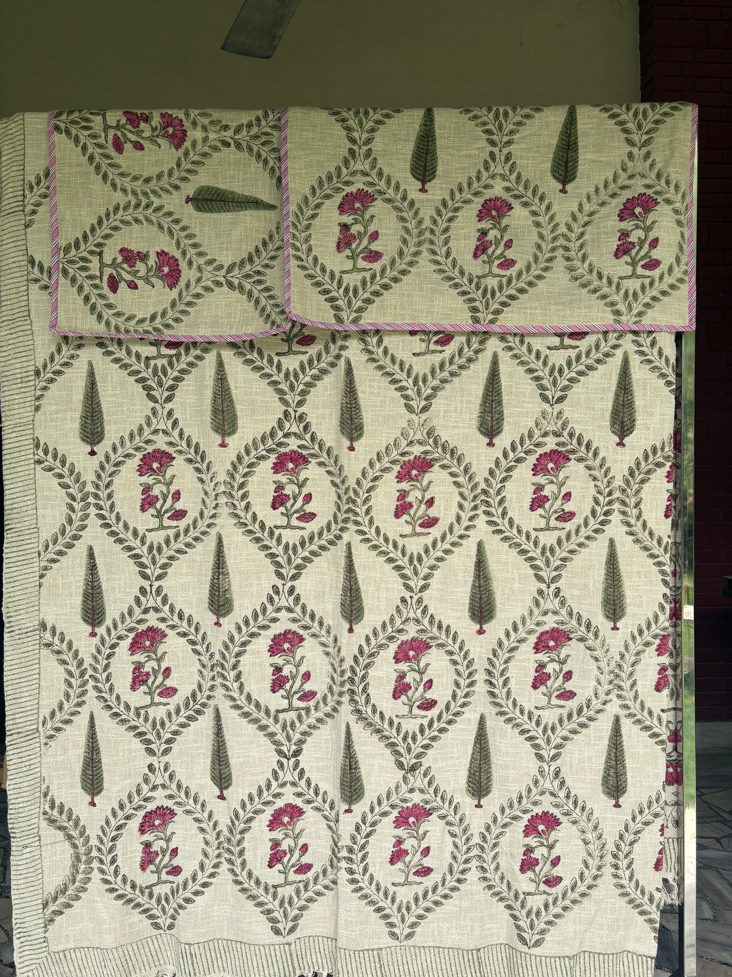 Palm Jaal Hand Block Jute Bedcover