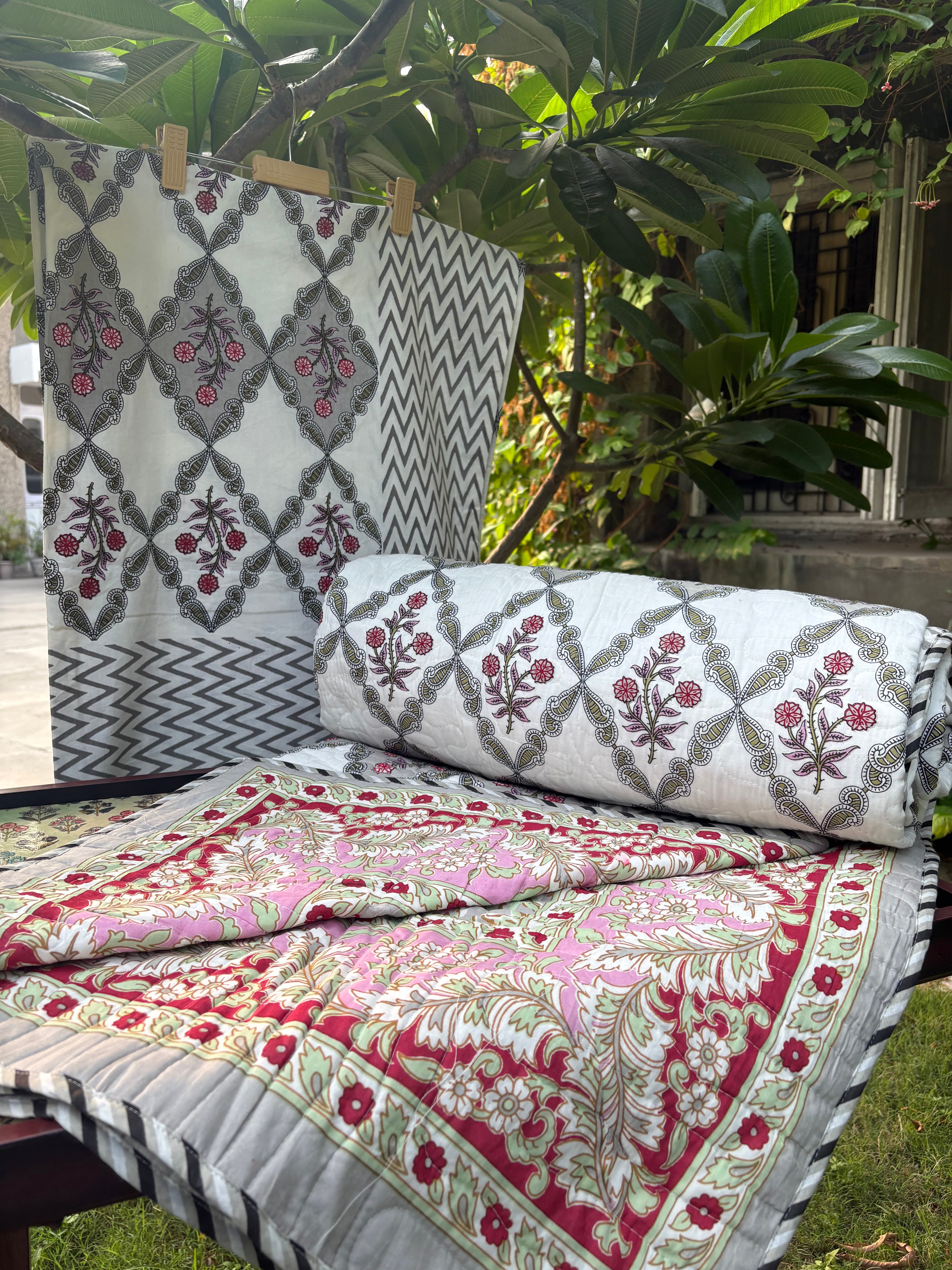 Hand Block Jaal Bedsheet & Reversible Comforter Set | 100% Cotton Bedding Set