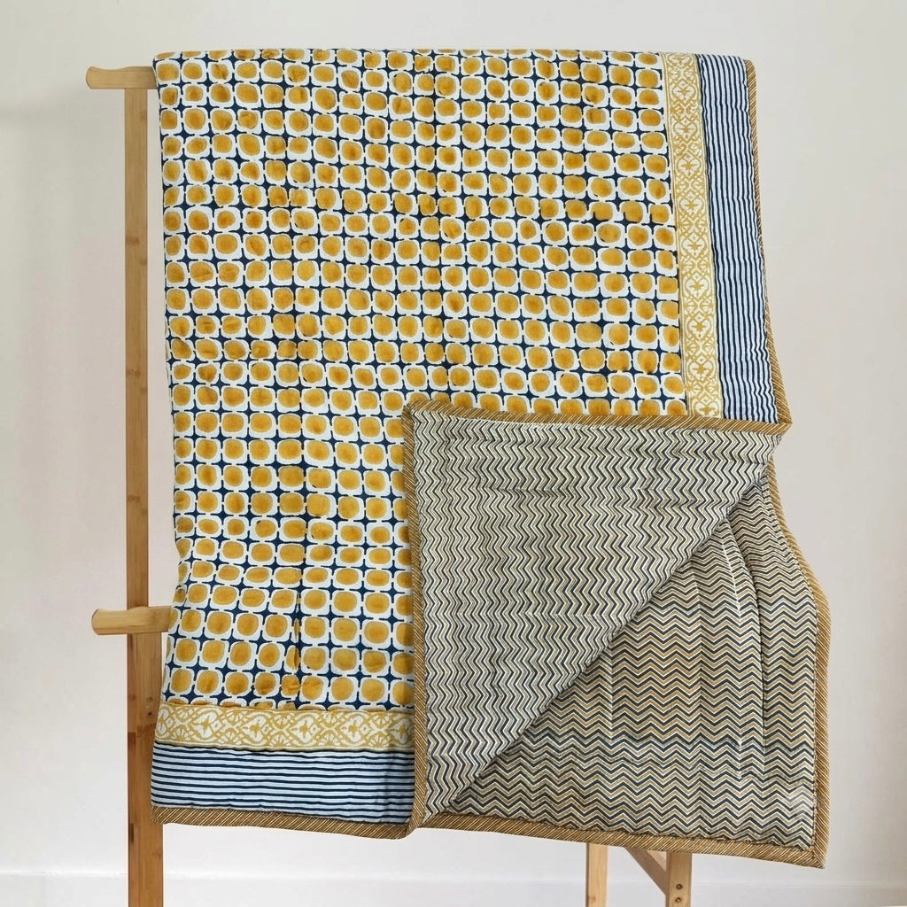 Dotted Dayira Block Printed Reversible Cotton Quilt (Razai)