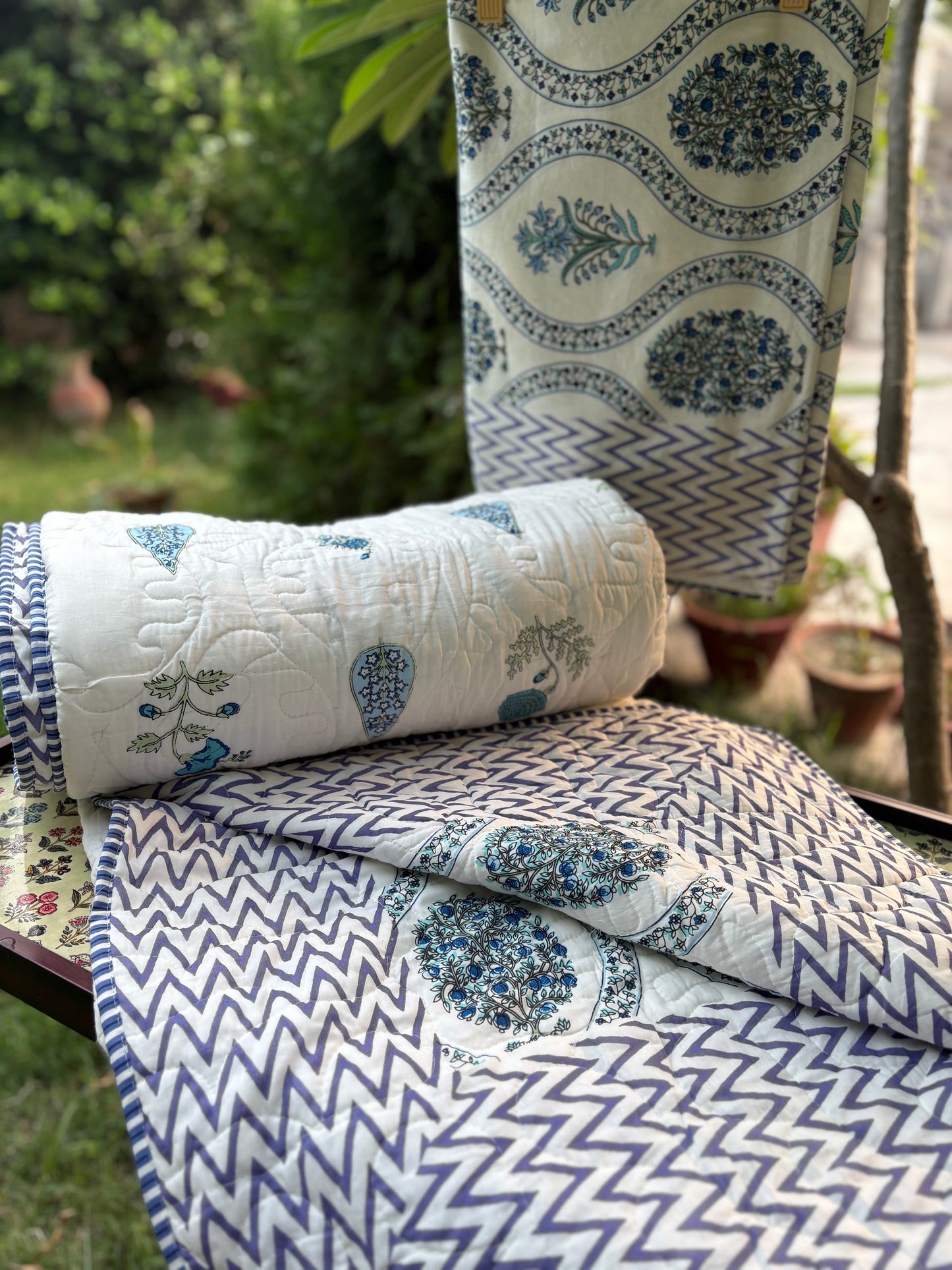 Hand Block Buta Jaal Bedsheet & Reversible Comforter Set | 100% Cotton Bedding Set