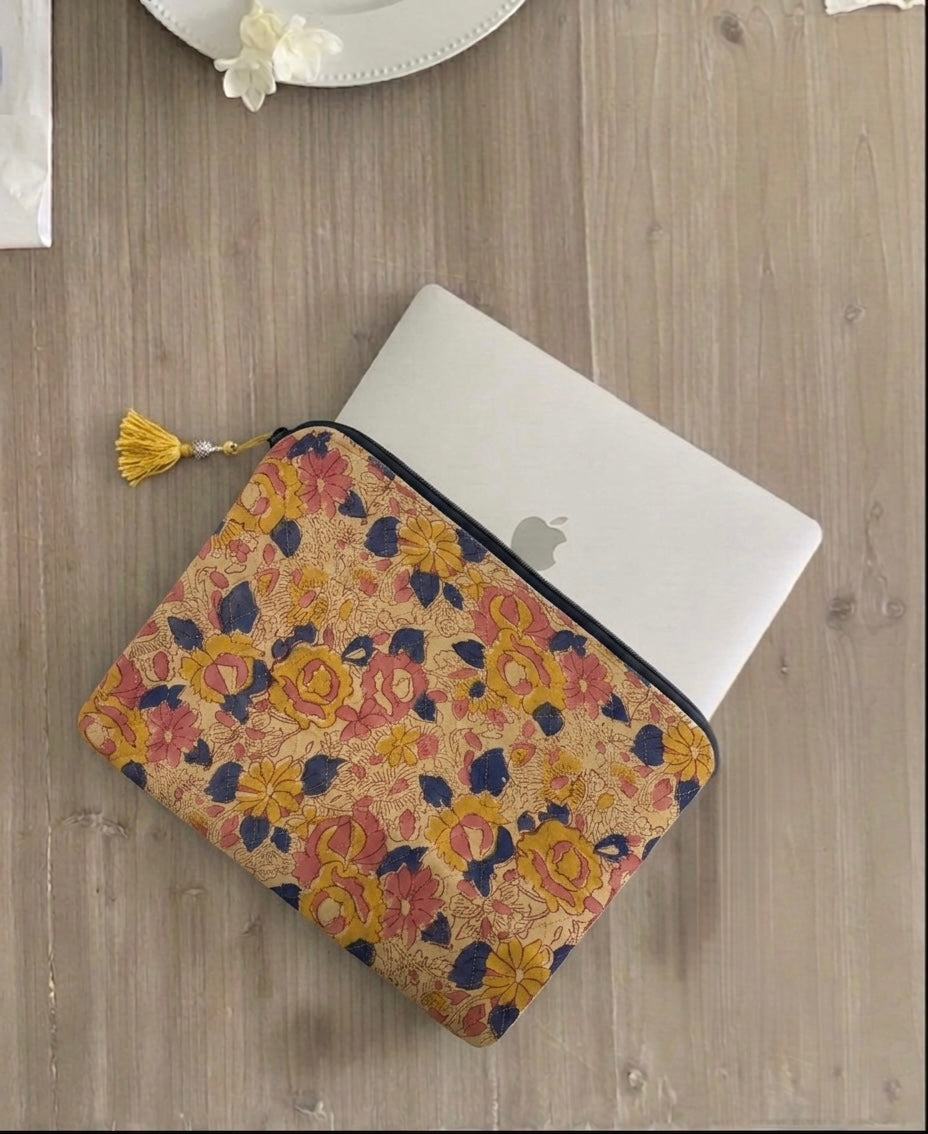 Hand Block Laptop Sleeve | MacBook Air & iPad Case