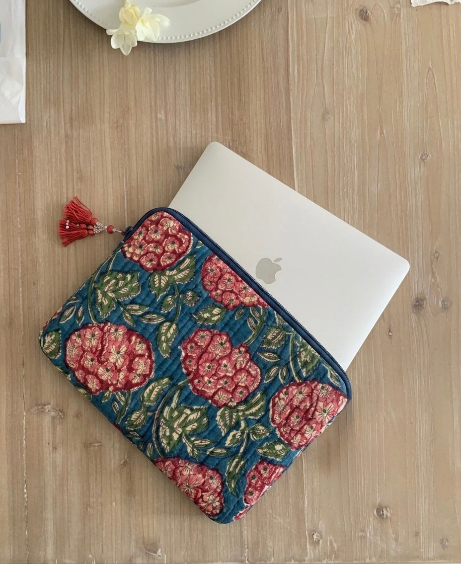 Hand Block Laptop Sleeve | MacBook Air & iPad Case