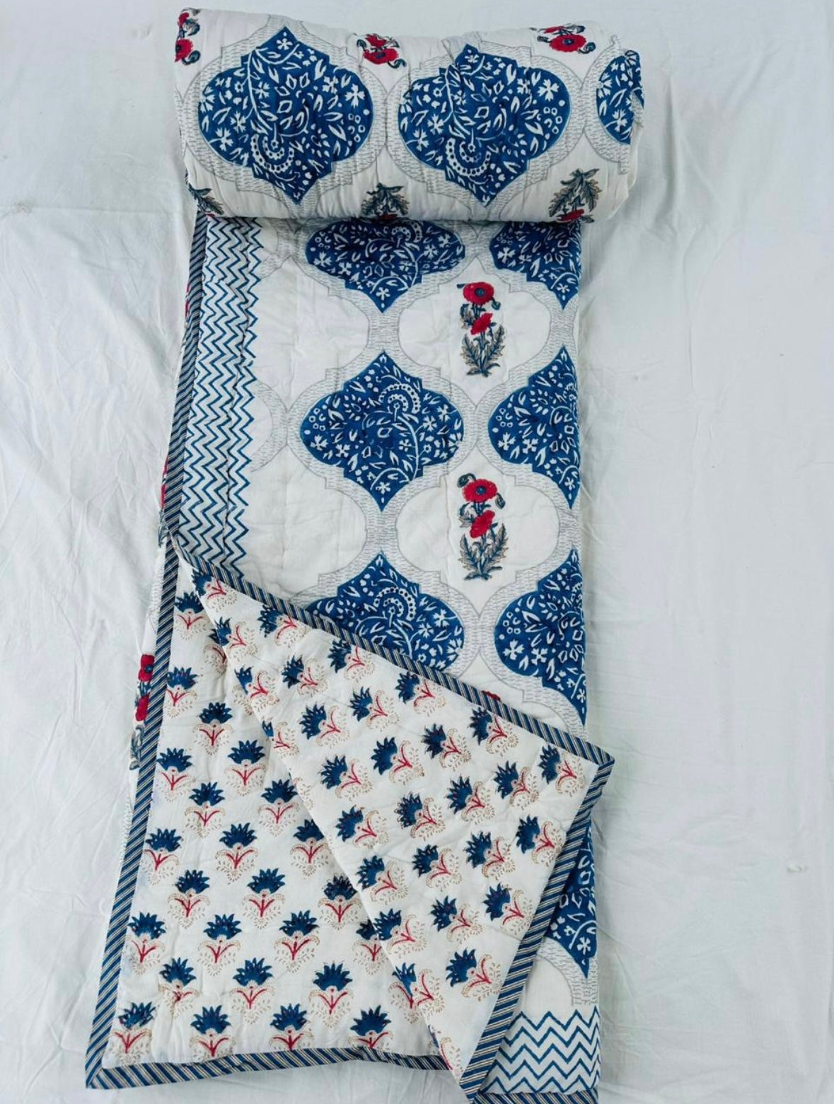 Jaal Buta Block Printed Reversible Cotton Quilt (Razai)