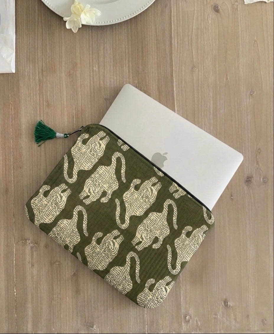 Hand Block Laptop Sleeve | Green | MacBook Air & iPad Case